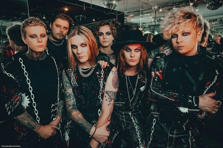 Blind Channel band