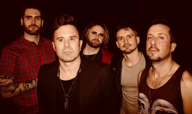 AMONGST LIARS Band Members