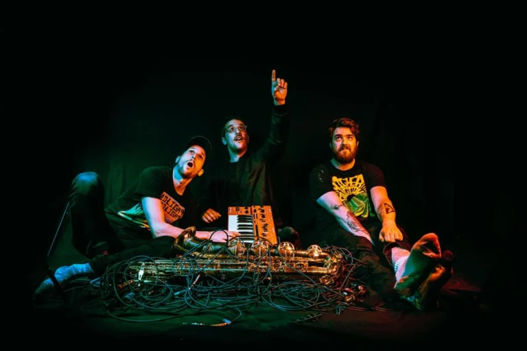 LAST SCENE ALIVE Band Members