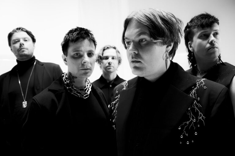 blind channel band